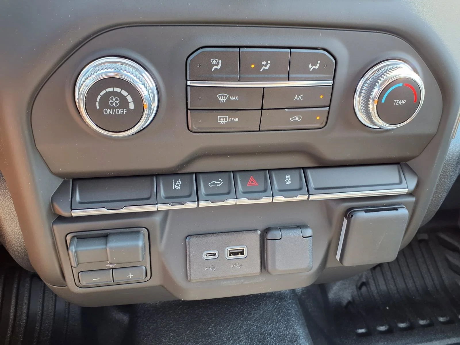 2026 GMC Sierra 3500HD Pro - Photo 6
