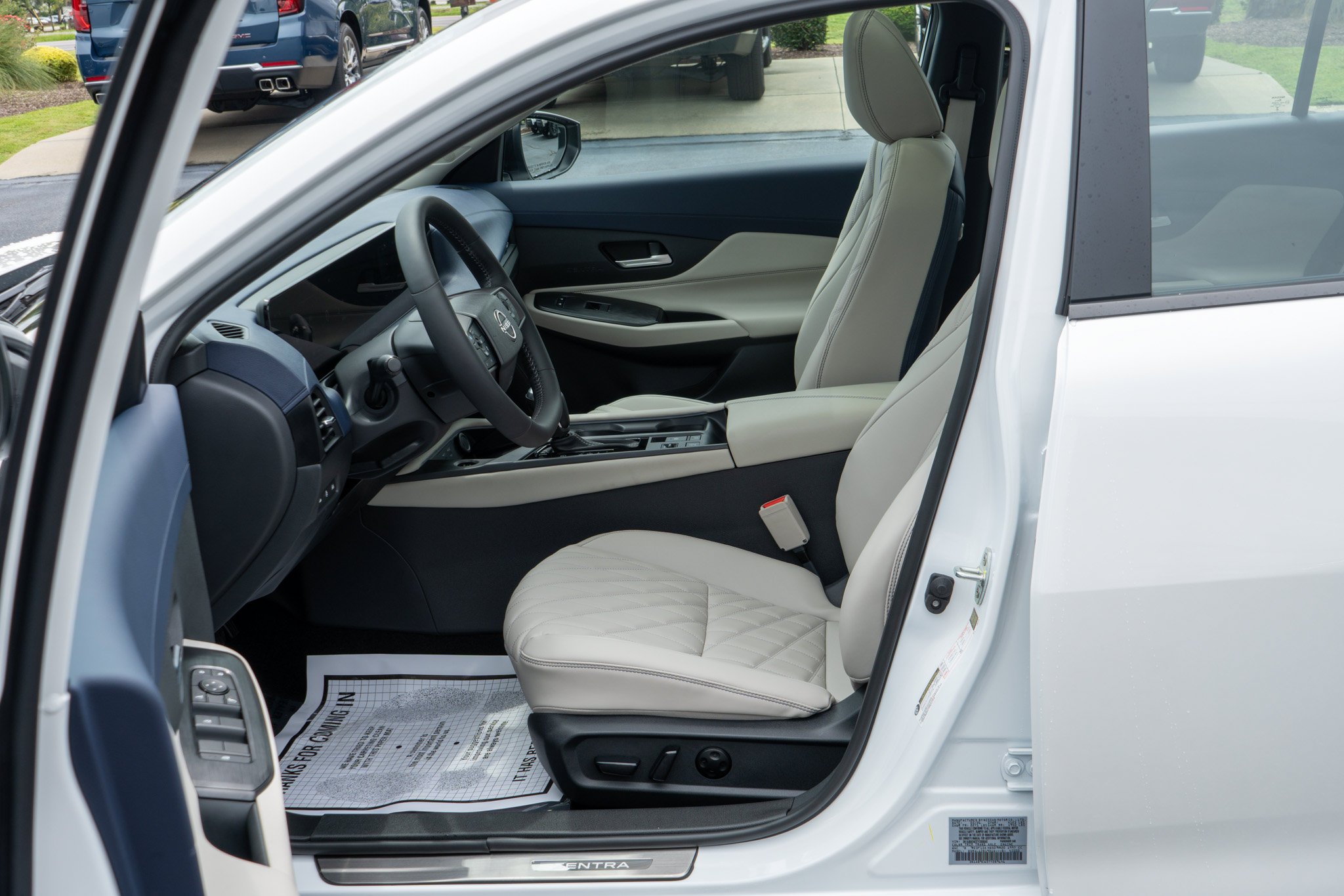 Used 2026 Aspen White Tricoat Nissan SL image 29