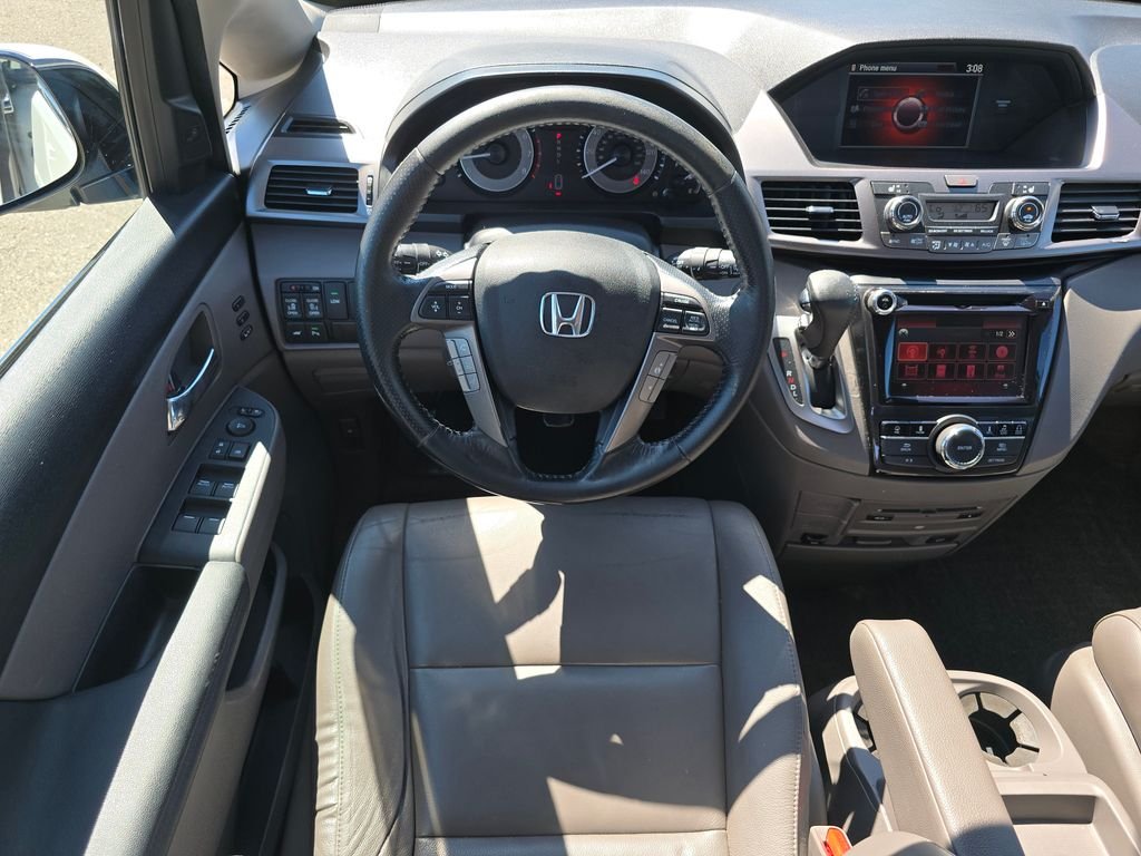 Used 2015  Honda Touring image 16
