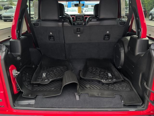 Used 2021 Red Jeep Unlimited Rubicon image 29