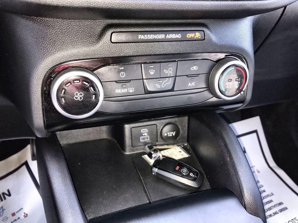 Used 2022 White Ford SE image 20
