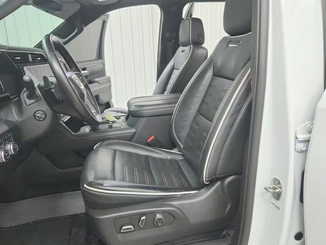 Used 2023 White GMC AT4X image 20
