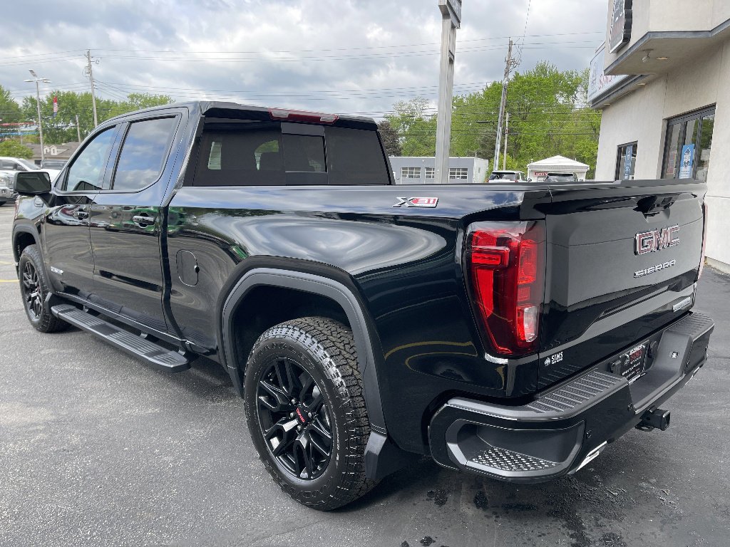 New 2026 Onyx Black GMC Elevation image 9