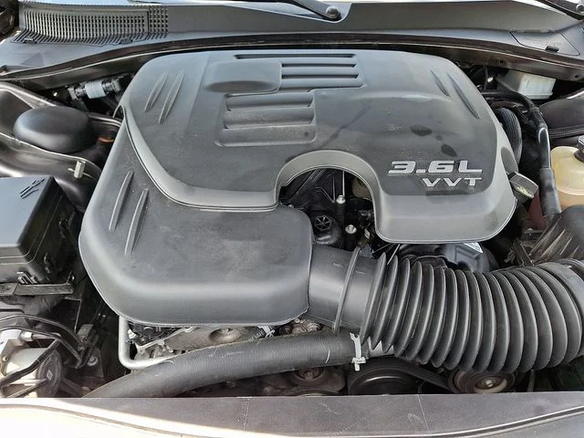 Used 2018 Gray Chrysler Limited image 29