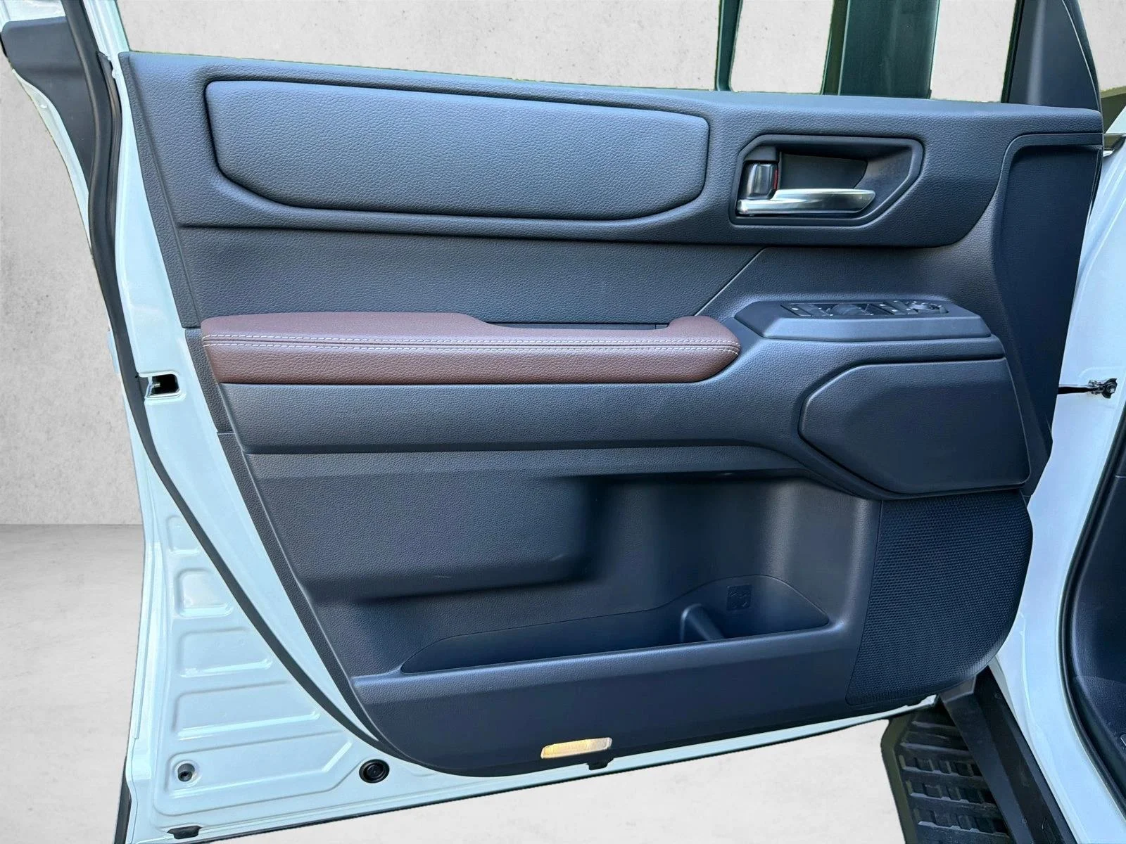 New 2027 Wind Chill Pearl Toyota Land Cruiser image 10