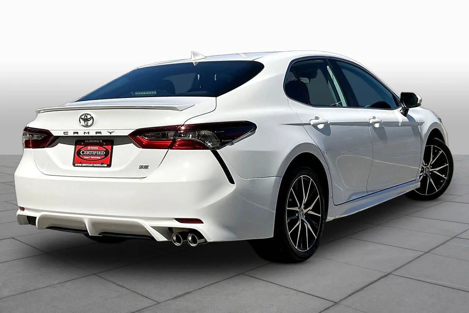 Used 2024 Ice Cap Toyota SE image 13