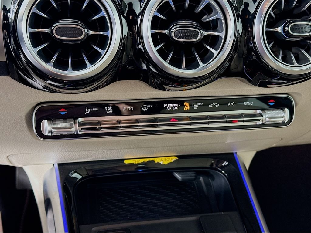 Used 2025 White Mercedes-Benz GLB 250 image 16