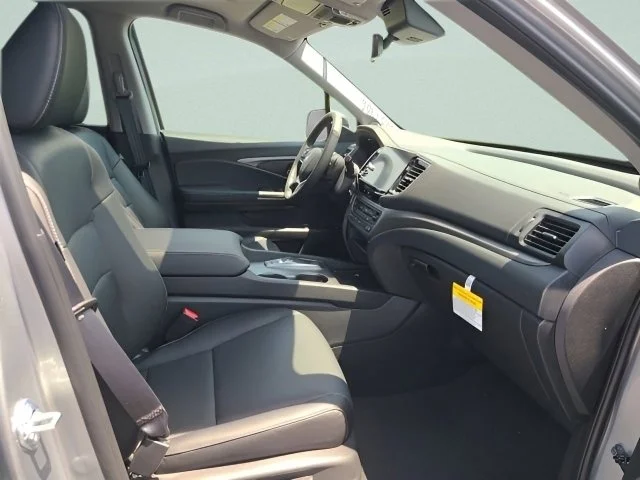 New 2026 Solar Silver Metallic Honda RTL image 15