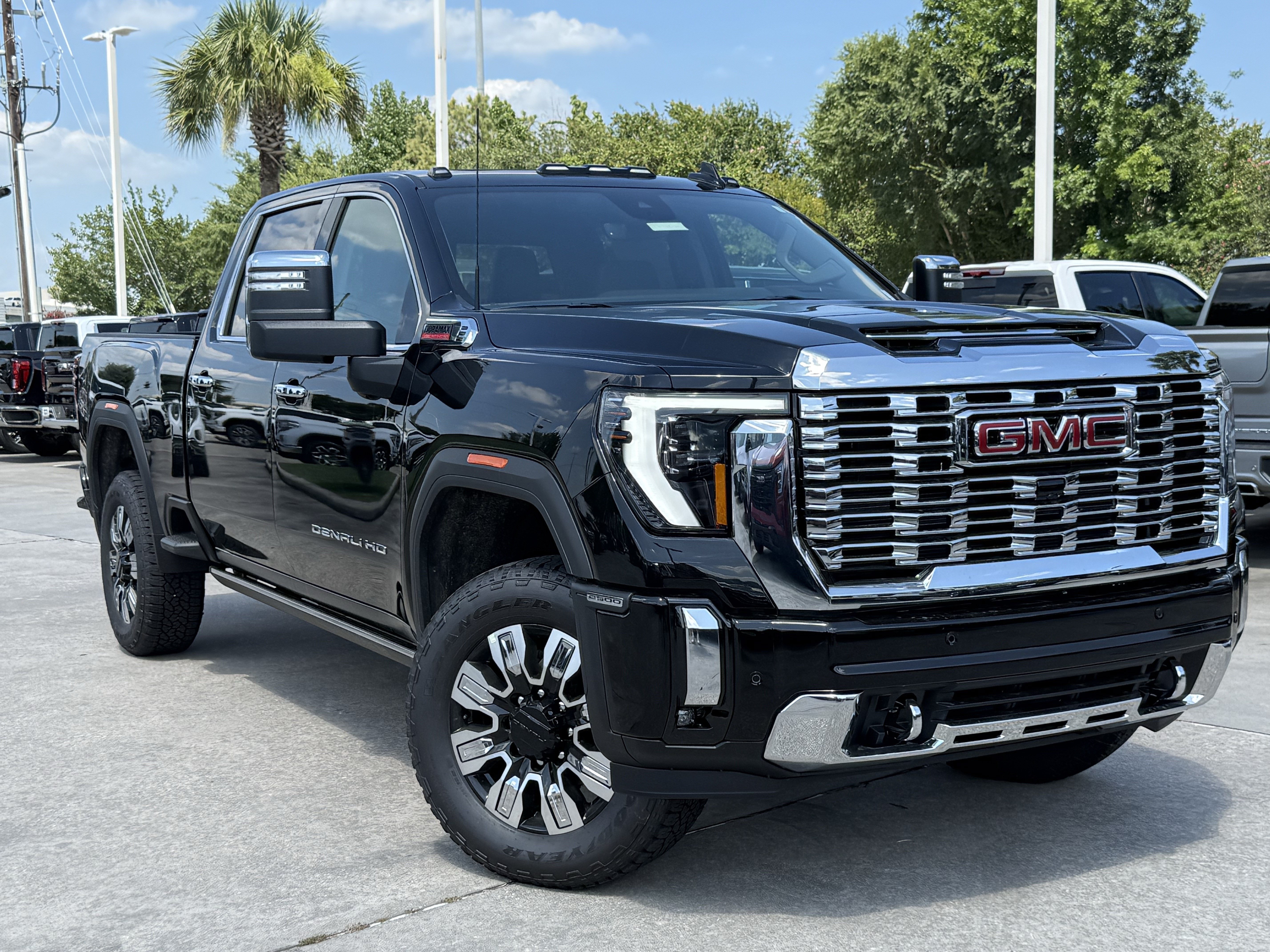 2026 GMC Sierra 2500HD Denali - Photo 2