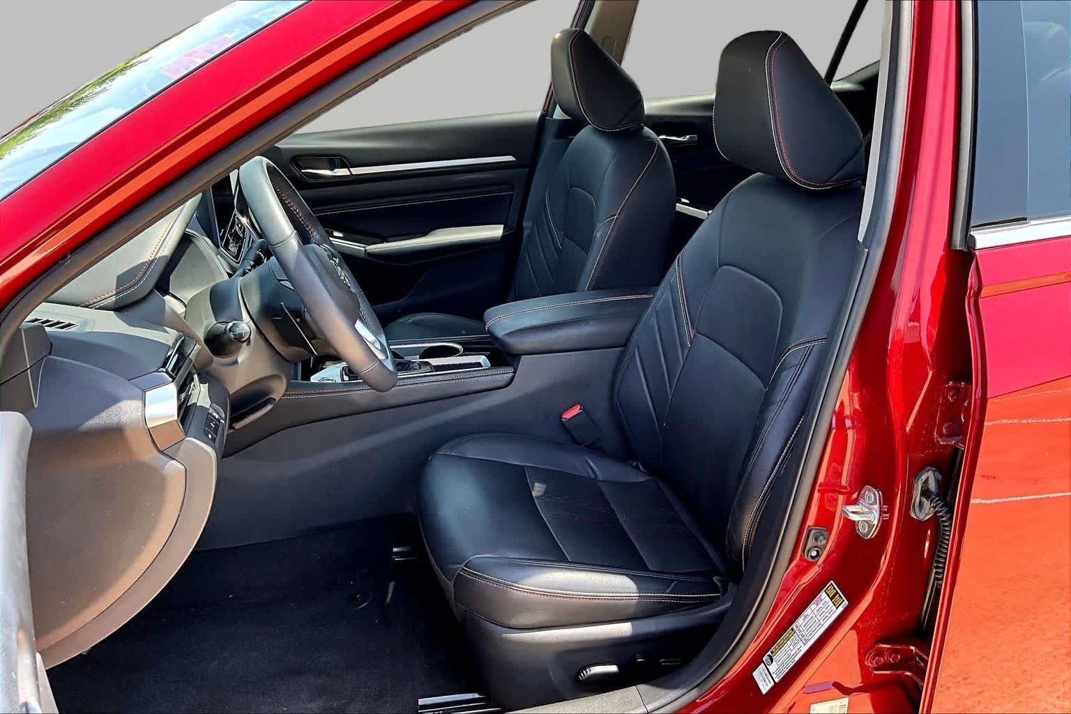 Used 2023 Scarlet Ember Tintcoat Nissan 2.5 SR image 8