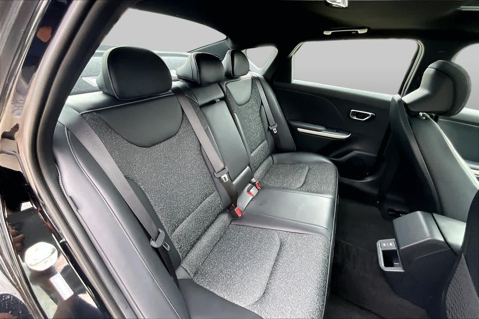 Used 2025 Aurora Black Pearl Kia GT-Line image 39