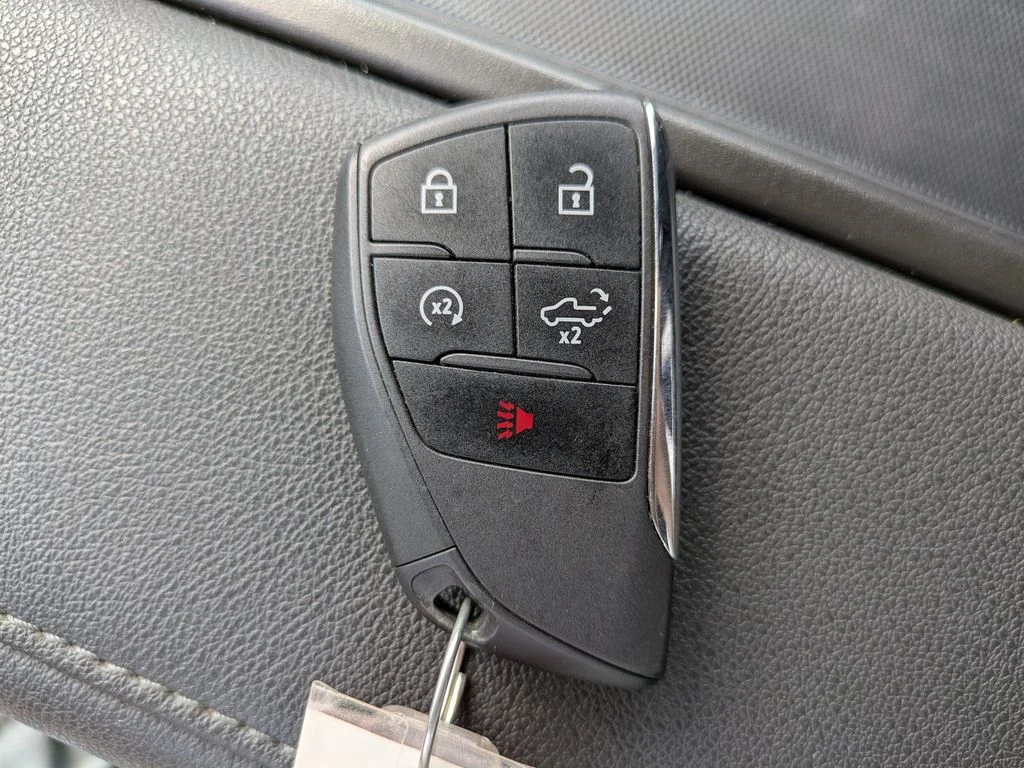 Used 2024 Summit White Chevrolet Custom image 27