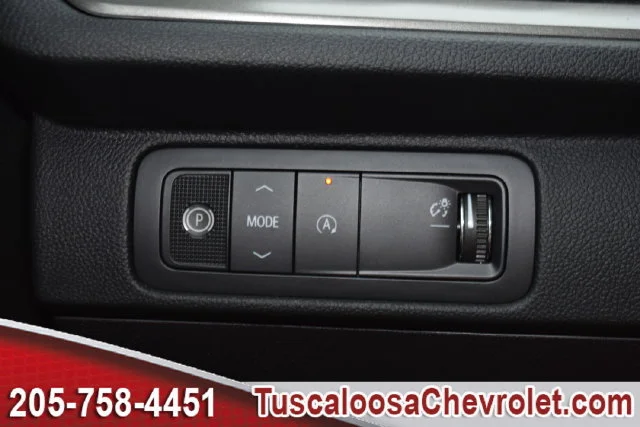 New 2027 Sterling Gray Metallic Chevrolet LT image 35