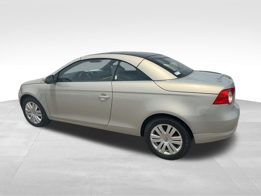 Used 2010 Beige Volkswagen Komfort Edition image 6