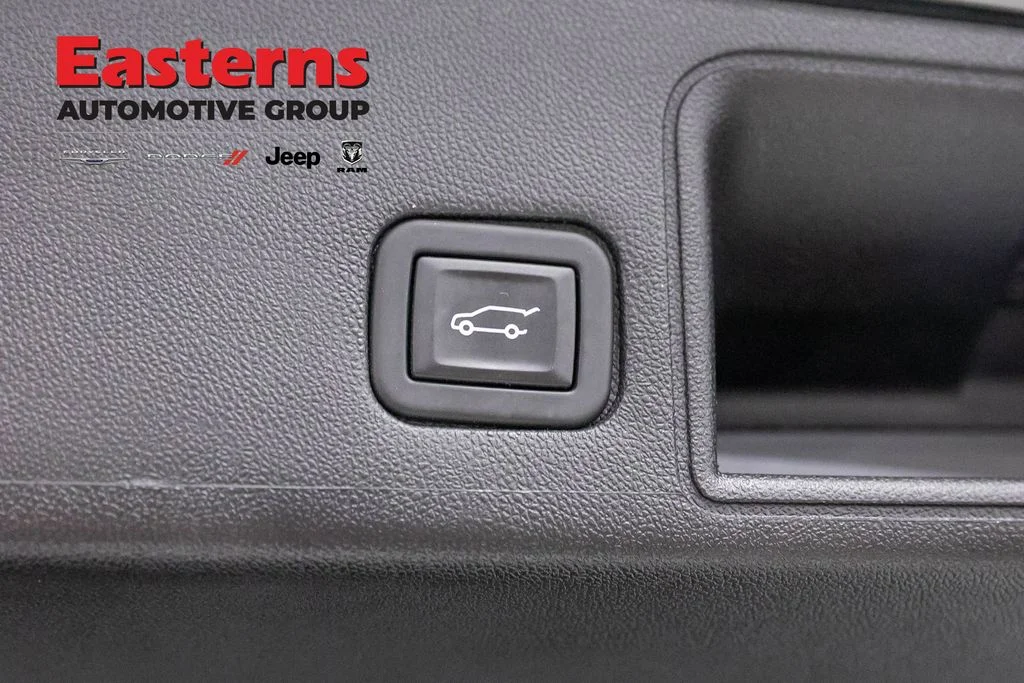 Used 2023 Black GMC SLE image 22