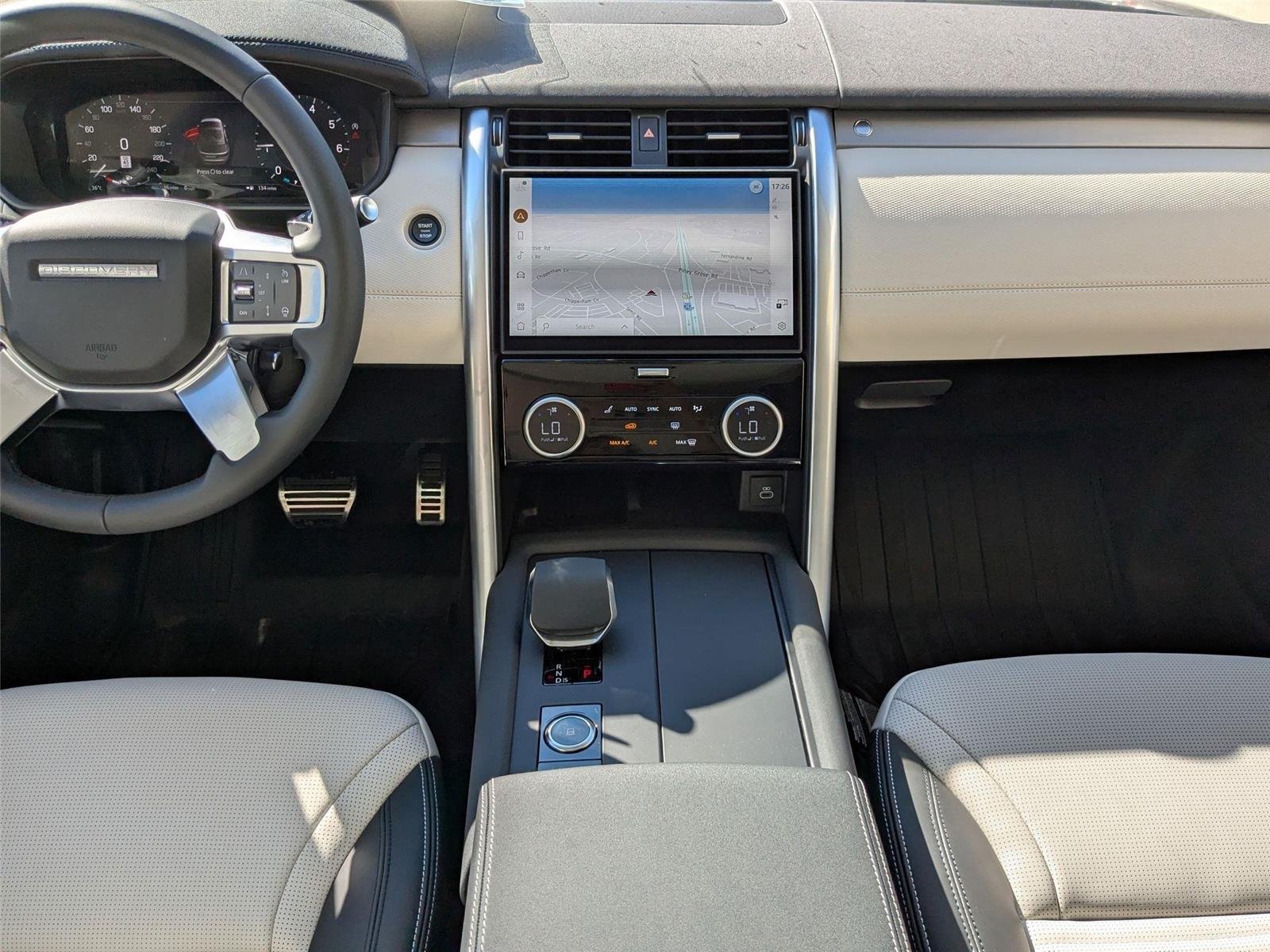 Used 2025 Santorini Black Metallic Land Rover Dynamic SE image 29