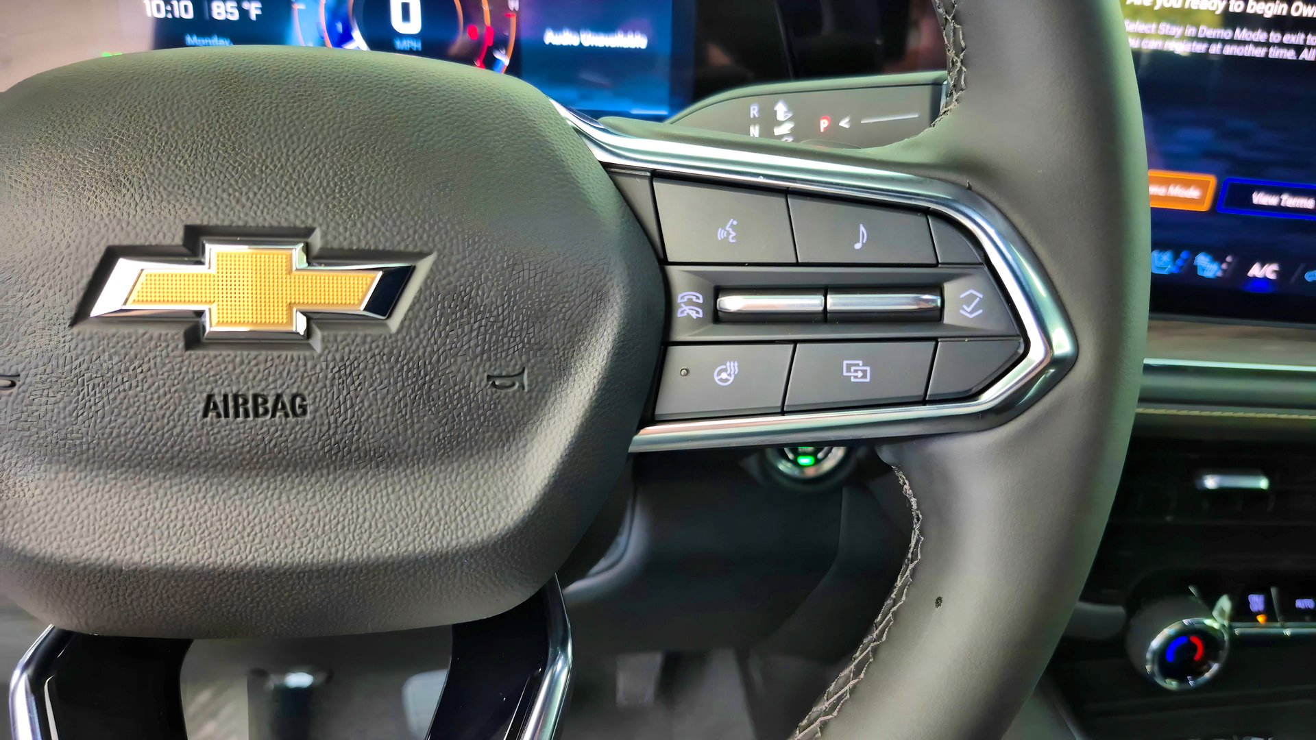 2026 Chevrolet Suburban Premier - Photo 15