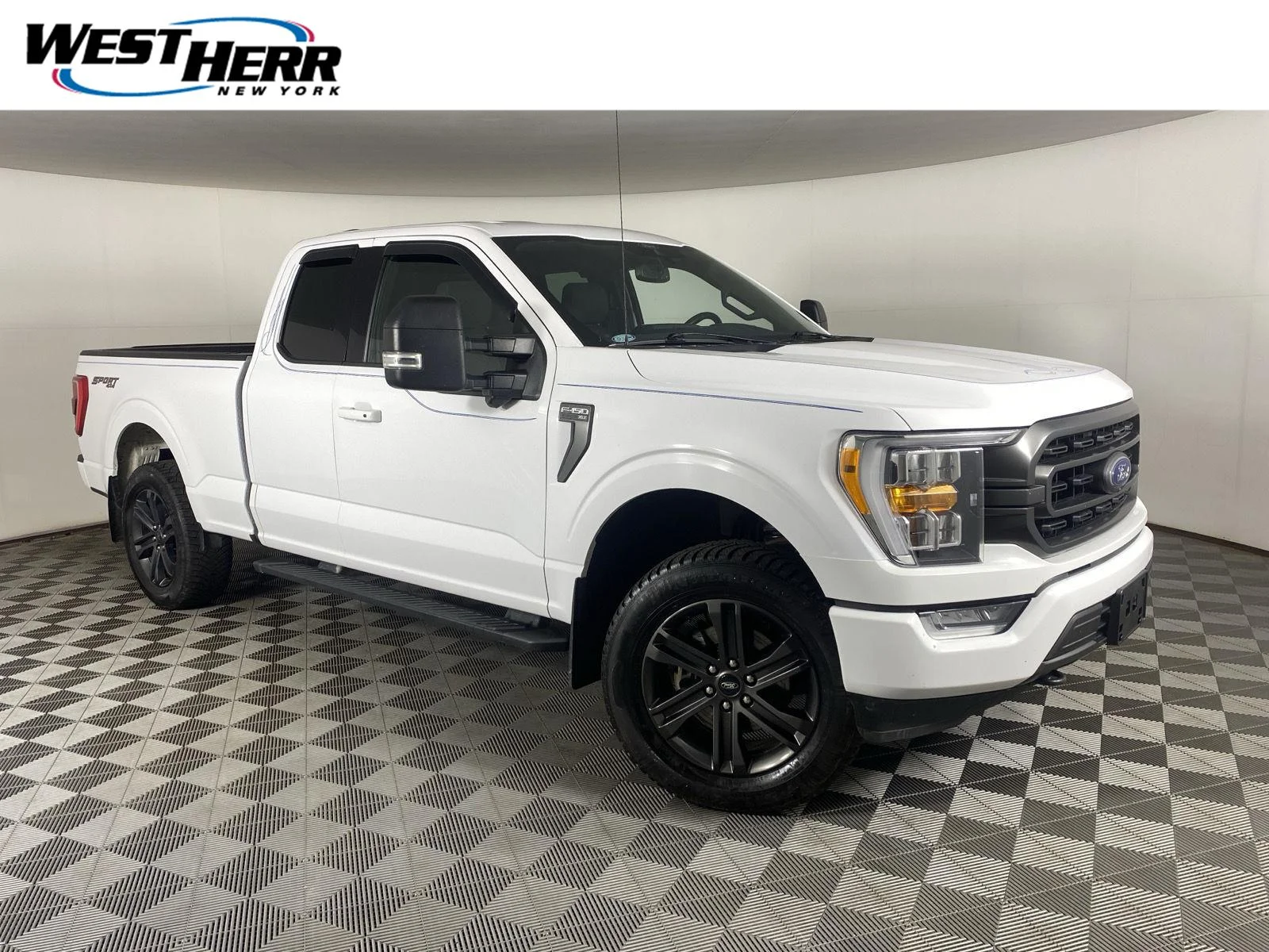 Used 2021 Oxford White Ford XLT image 1