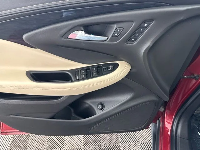 Used 2017 Red Buick Essence image 22