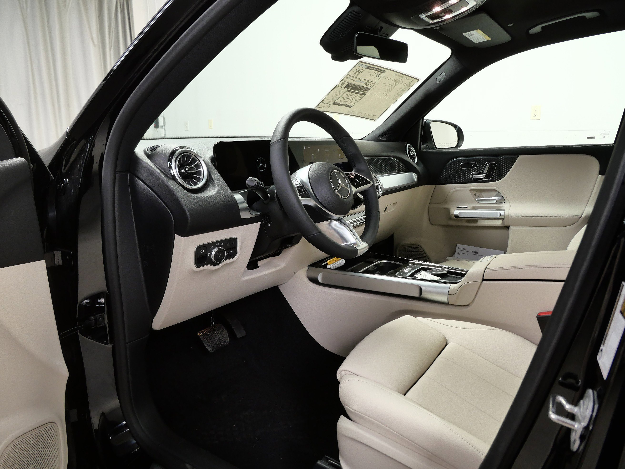 New 2026 Night Black Mercedes-Benz GLB 250 image 7
