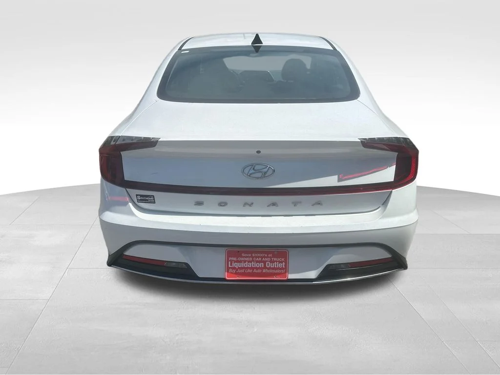 Used 2021 Gray Hyundai SE image 18