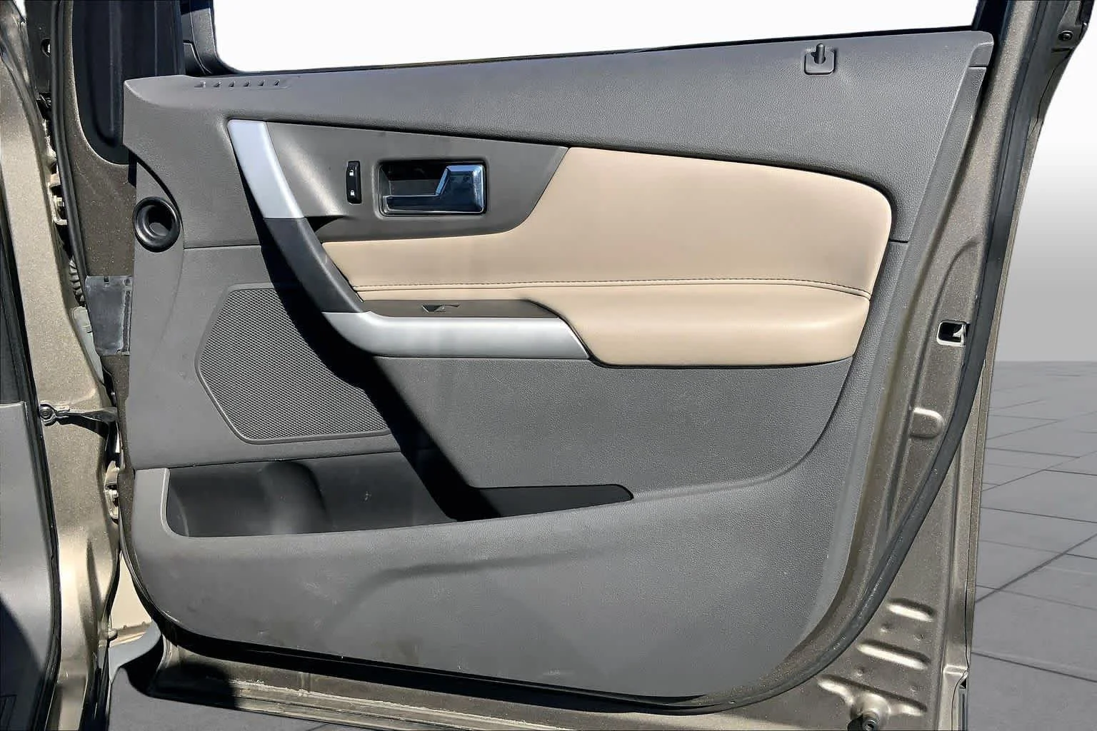 Used 2013 Mineral Gray Metallic Ford SEL image 22
