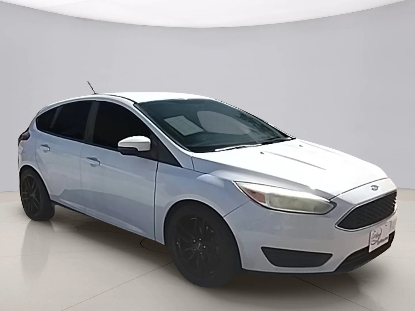 Used 2015 White Ford SE HATCHBACK image 7