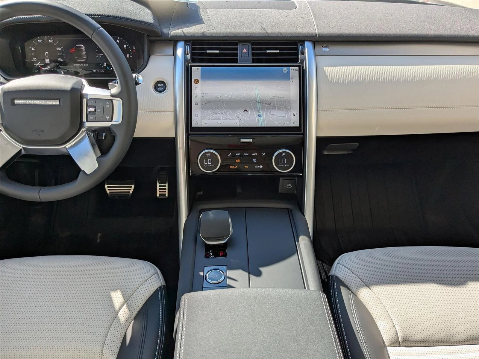Used 2025 Santorini Black Metallic Land Rover Dynamic SE image 29
