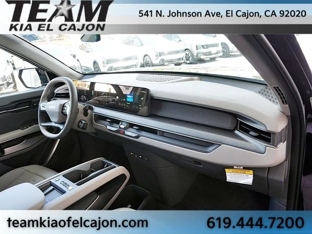 New 2026 Black Kia Wind image 11