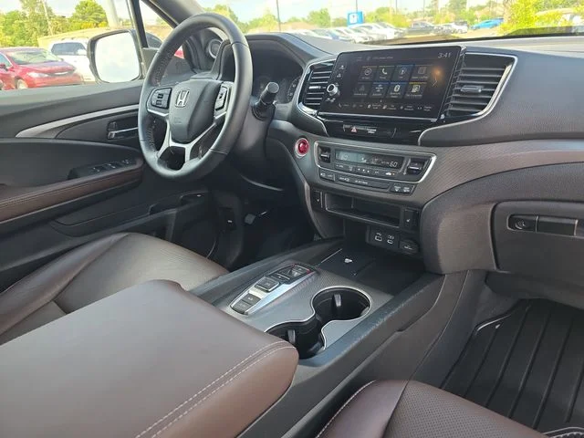 Used 2024  Honda RTL image 16