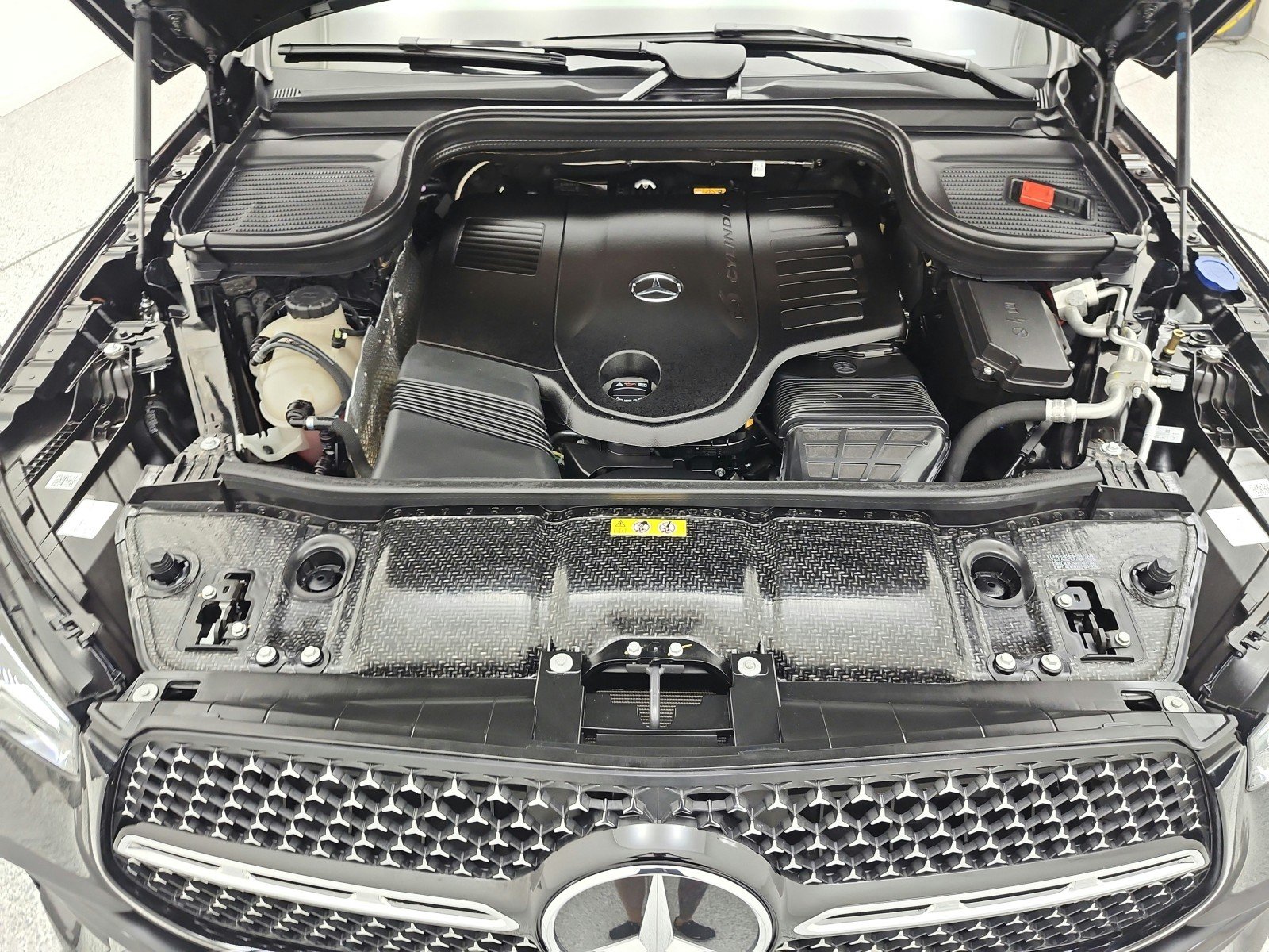 Certified Used 2025 Obsidian Black Metallic Mercedes-Benz GLE 450 4MATIC® Coupe image 16