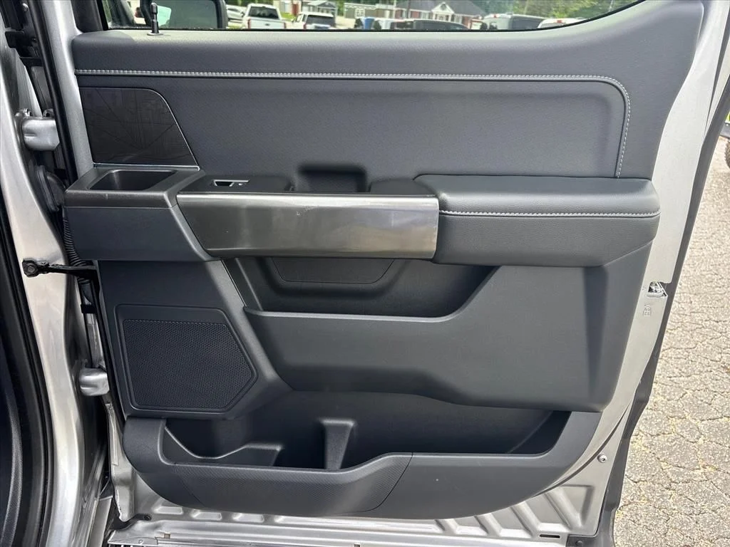 Used 2023 Silver Ford XLT image 16