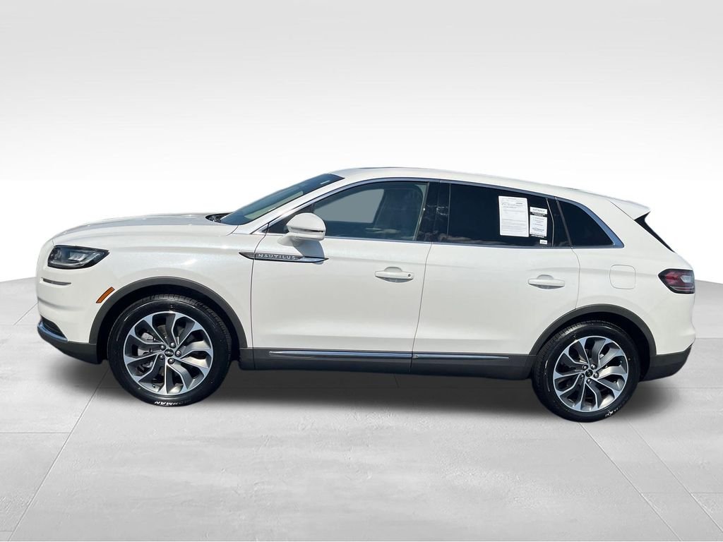 Used 2023 White Lincoln Reserve image 2