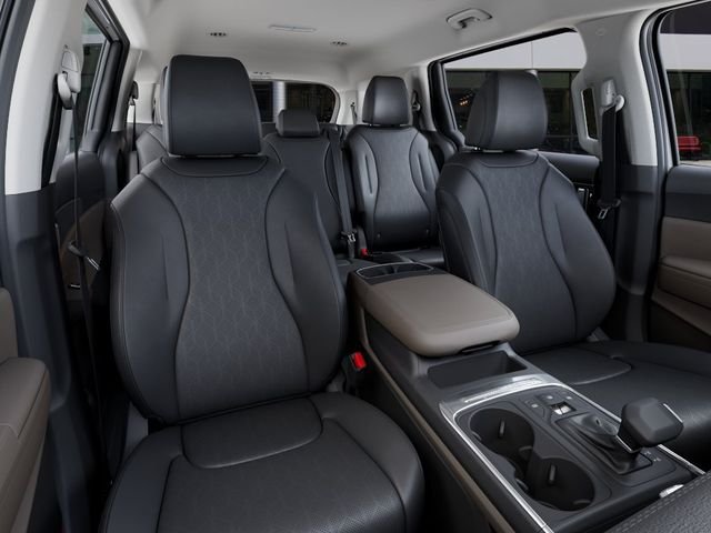 New 2026 Snow White Pearl Kia LXS image 15