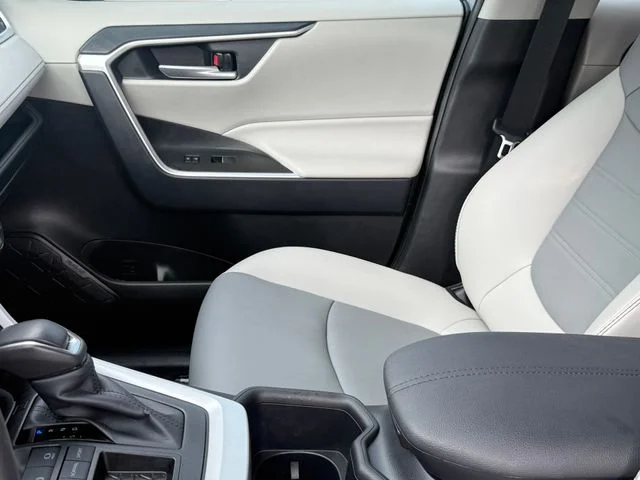 Certified Used 2025 Silver Toyota XLE Premium image 13
