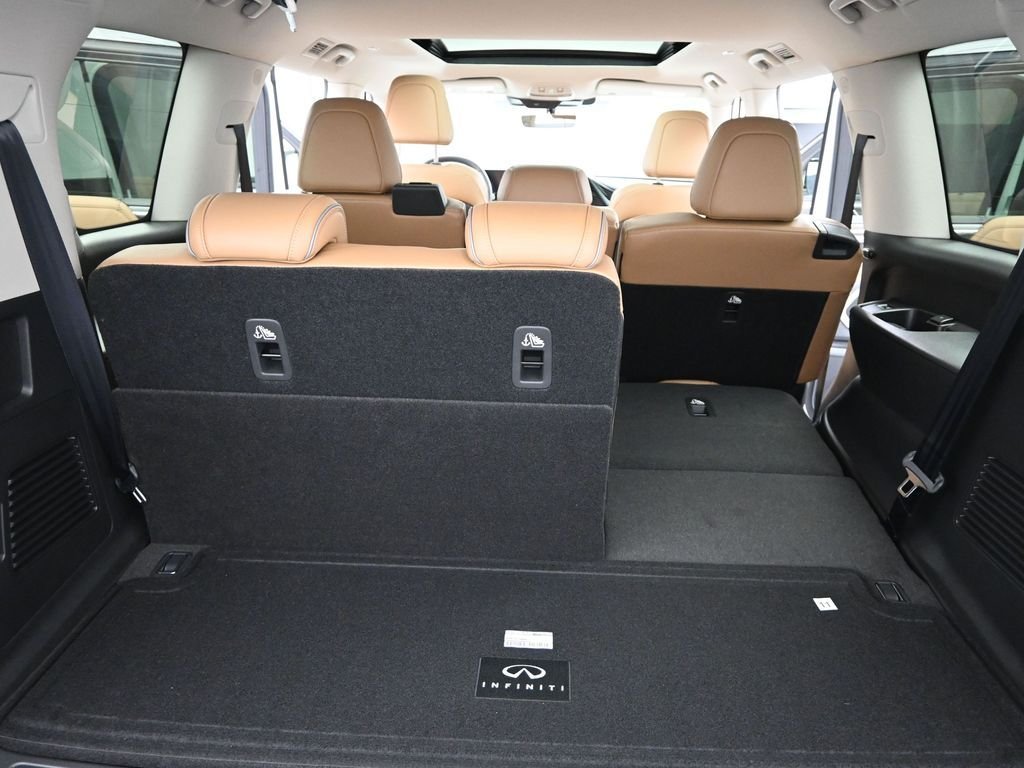 New 2026 RADIANT WHITE INFINITI Luxe 4WD image 13