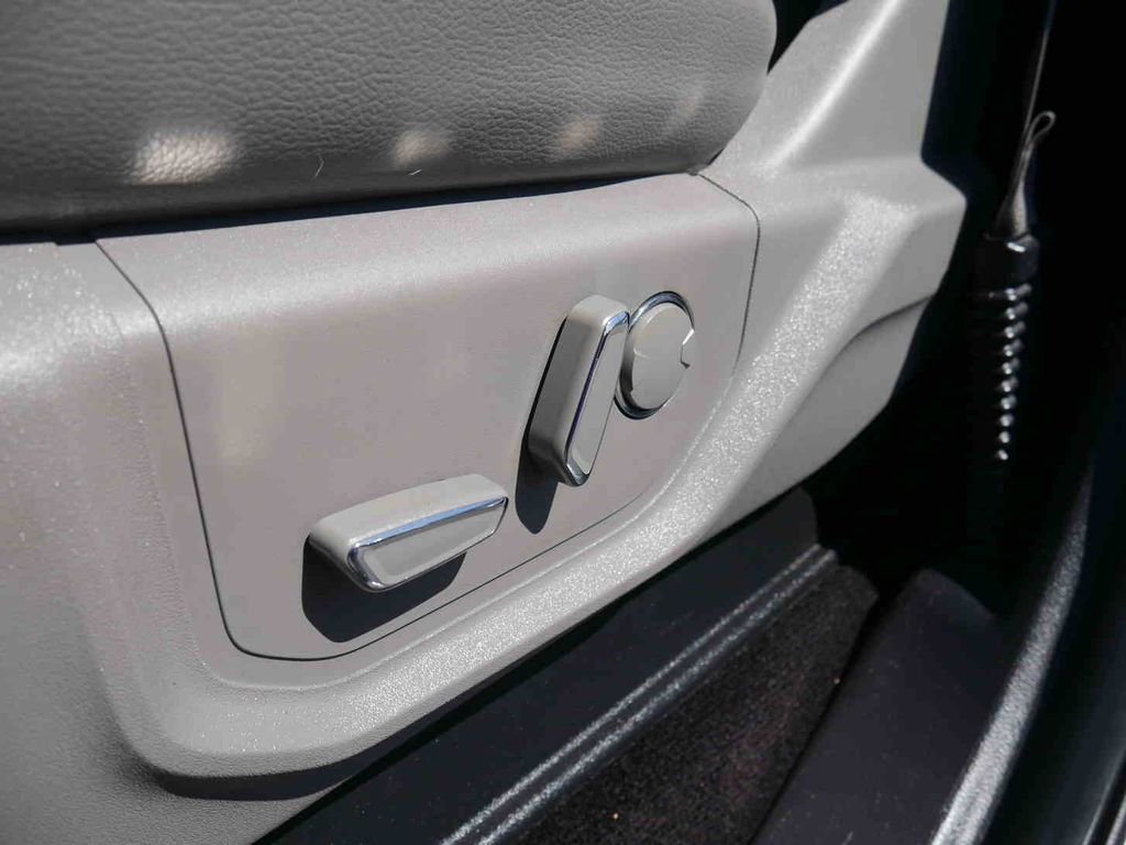 Used 2016 White Ford Lariat image 33