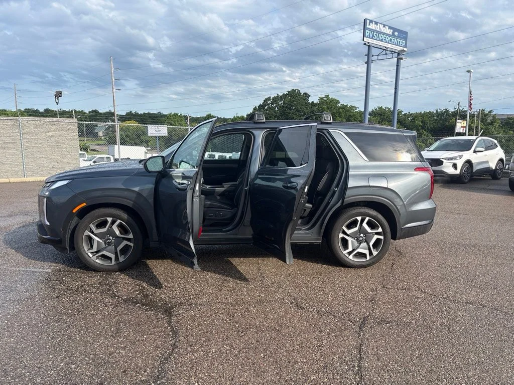 Used 2025 Steel / Graphite Hyundai XRT image 4