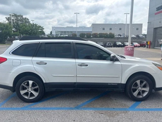 Used 2013 White Subaru 2.5i image 4