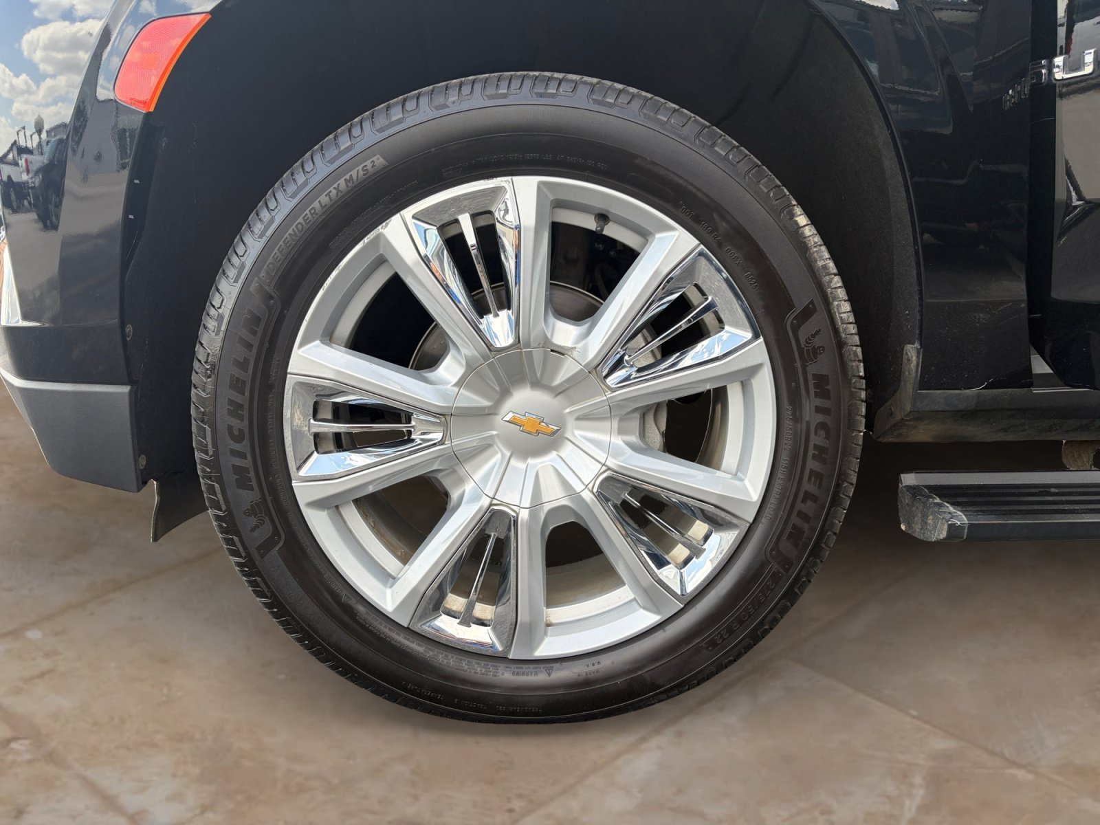 Used 2022 Black Chevrolet High Country image 24