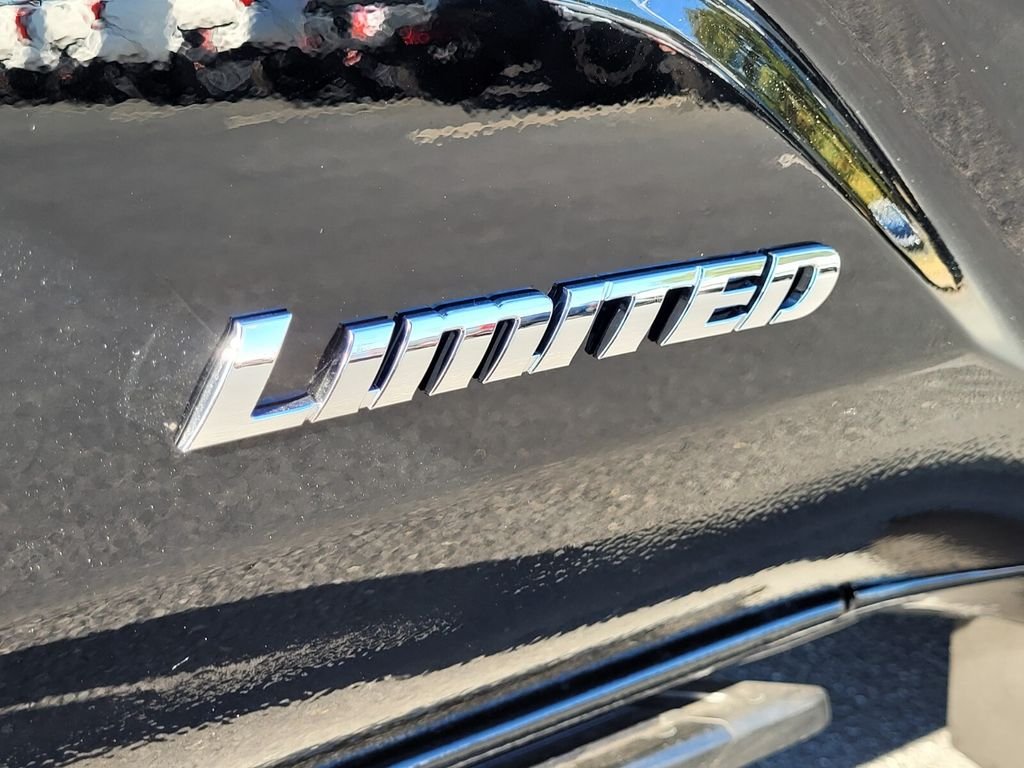2025 Toyota Tacoma Limited - Photo 11