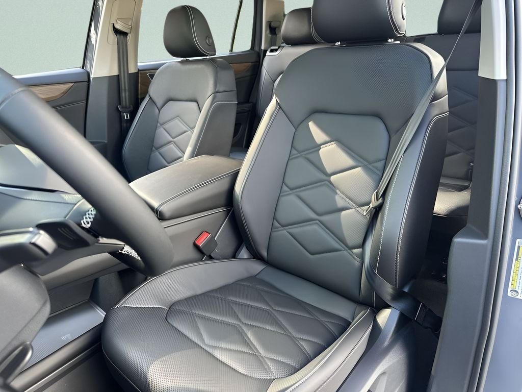 New 2026 Pure Gray Volkswagen 2.0T SE w/Technology image 11