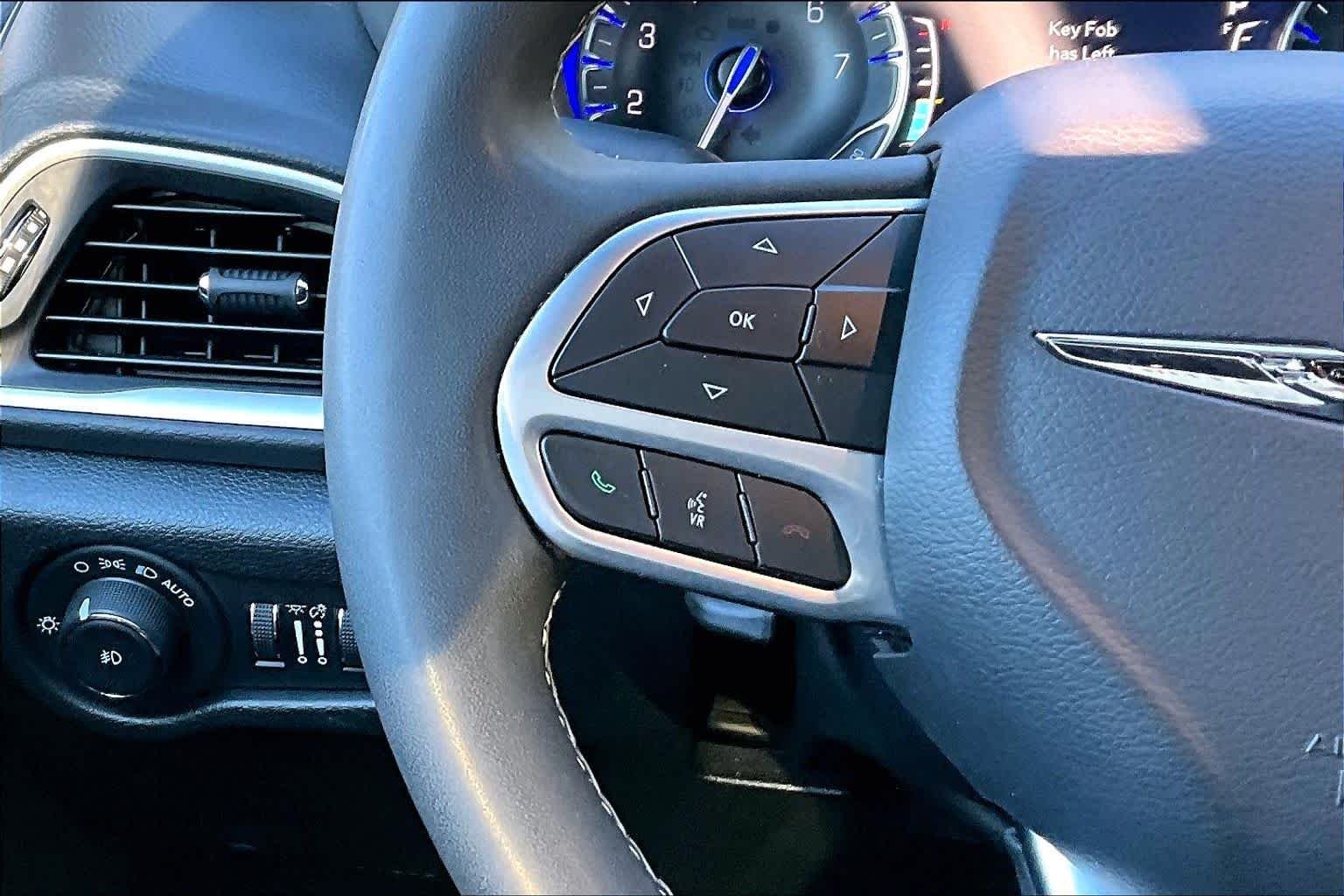 Used 2025 Fathom Blue Pearlcoat Chrysler Select image 23
