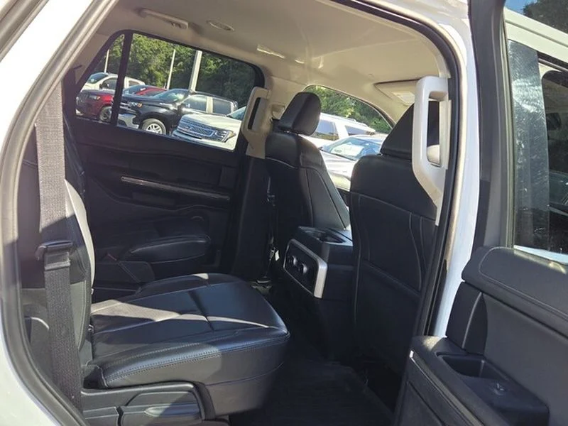 Used 2022 Oxford White Ford XLT image 17