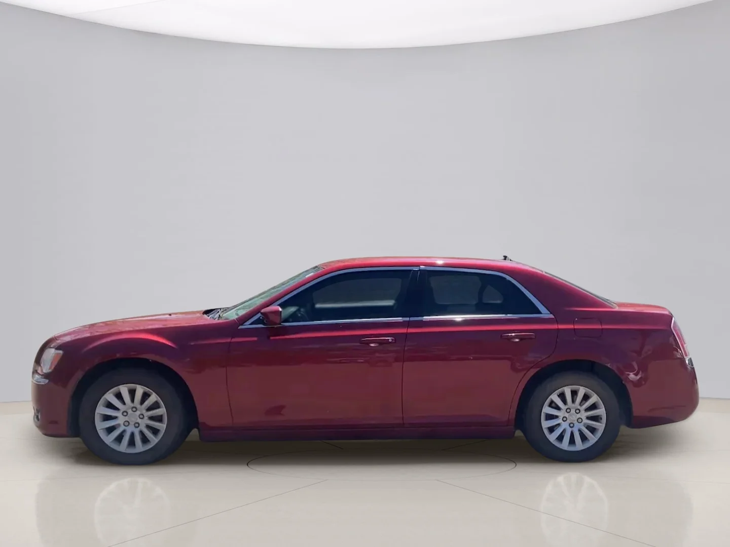 Used 2014 Red Chrysler RWD image 2