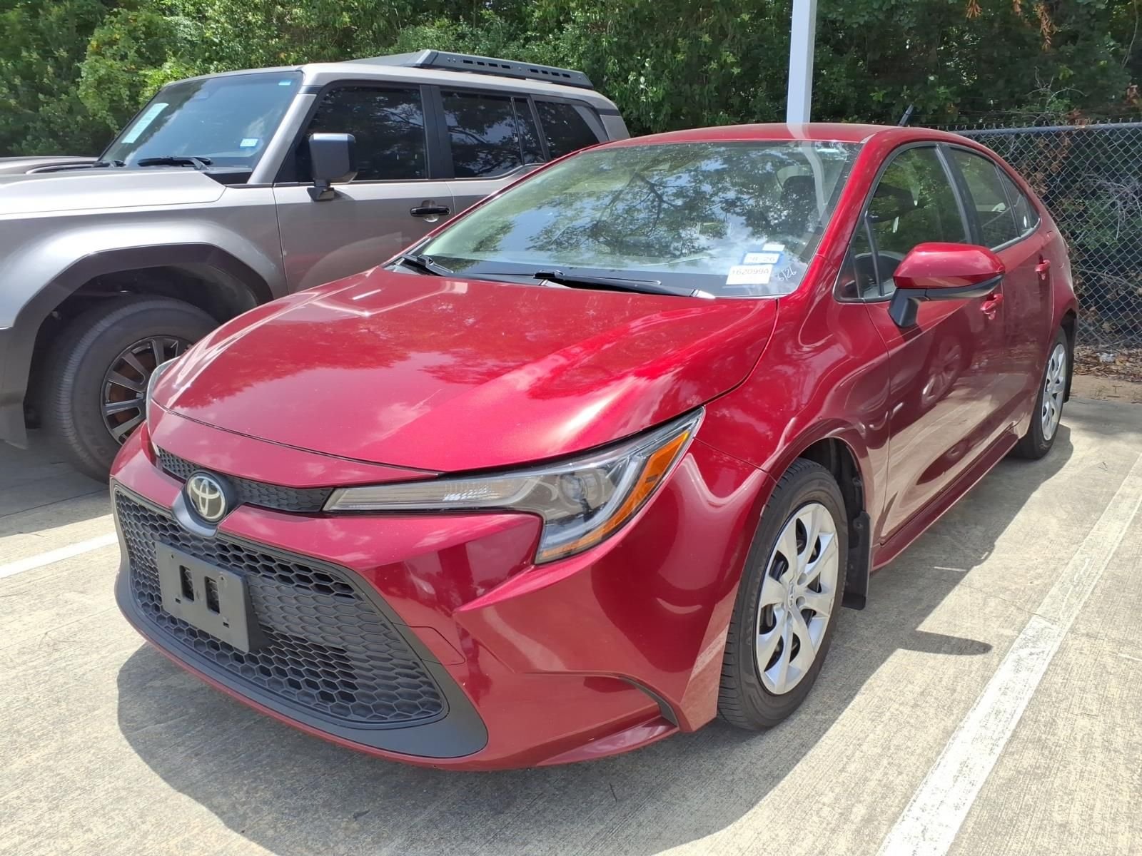 Certified Used 2022 Pearl Toyota LE image 4