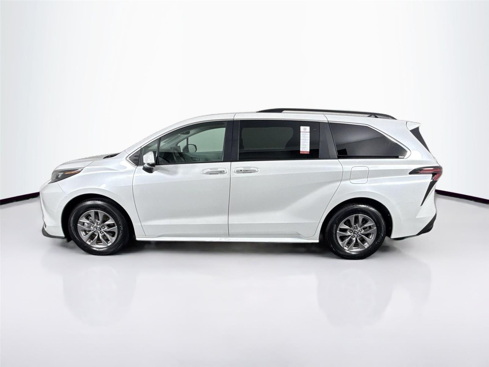 Used 2026 Wind Chill Pearl Toyota XLE 8-Passenger image 14