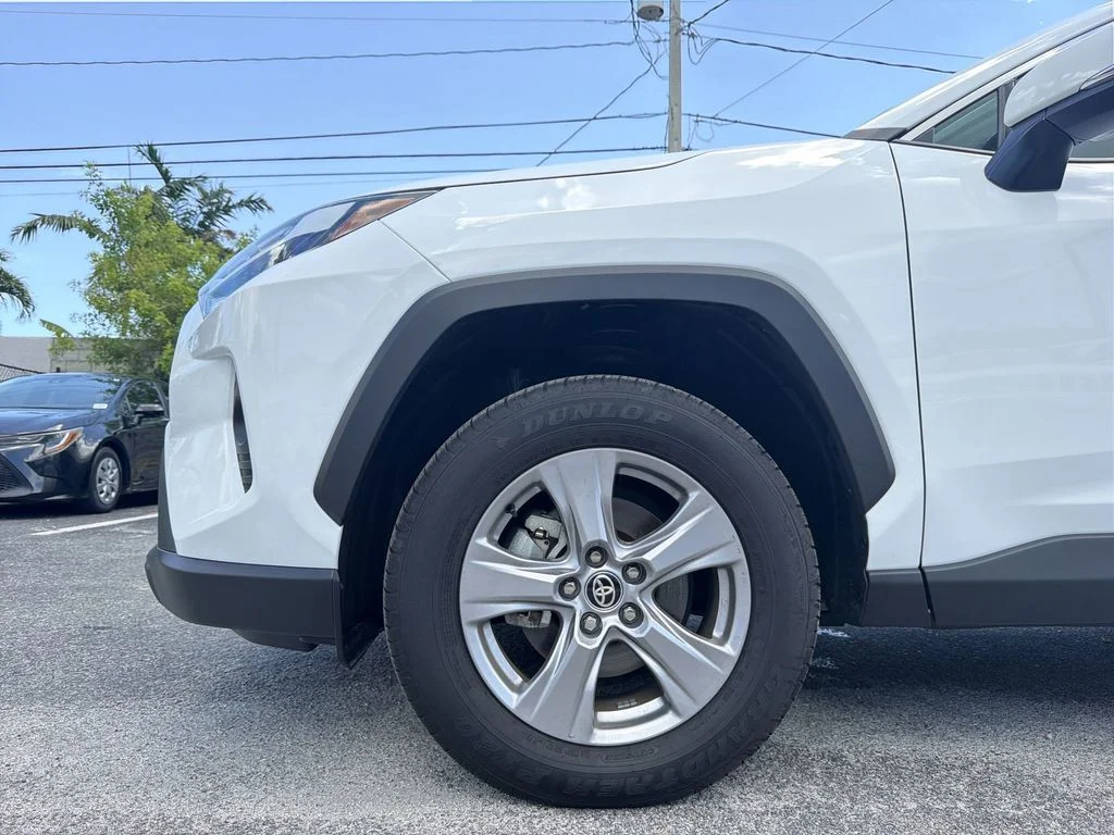 Used 2025 White Toyota XLE image 40