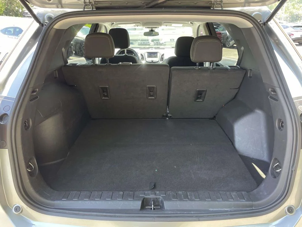 Used 2023 Gray Chevrolet LS image 8
