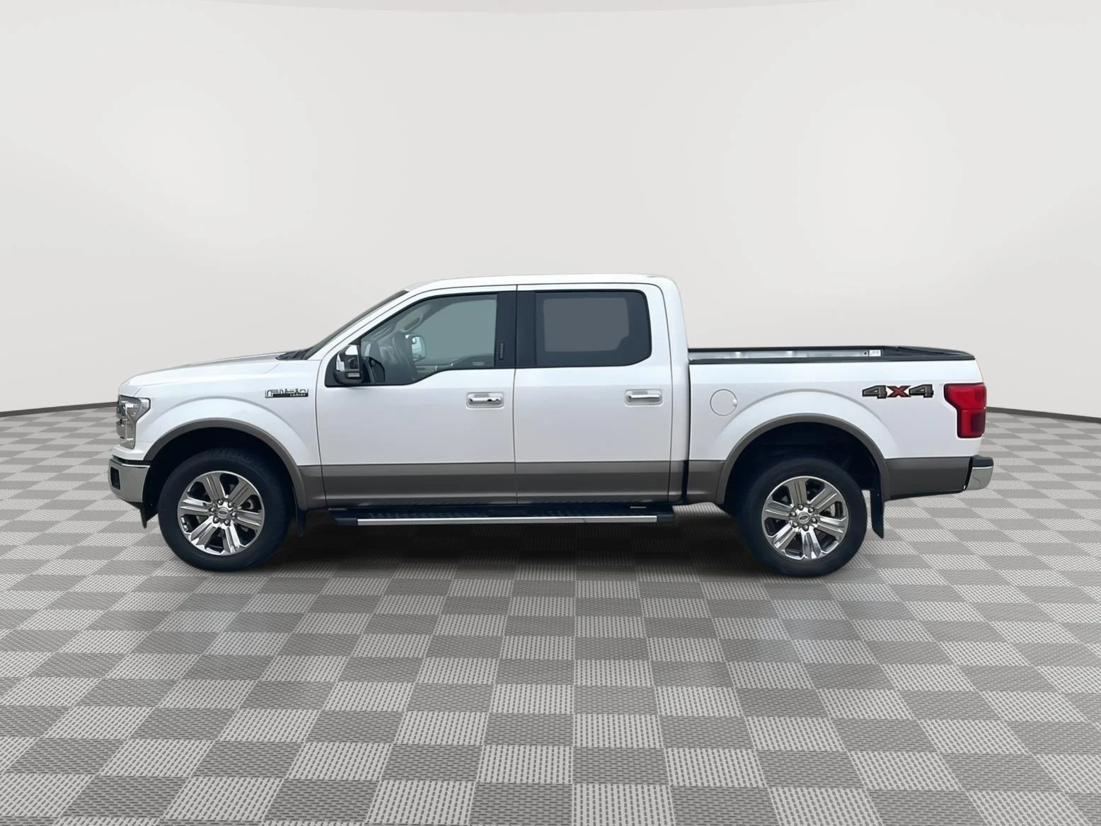 Used 2019 White Platinum Metallic Tri-Coat/Stone Gray Ford LARIAT image 6